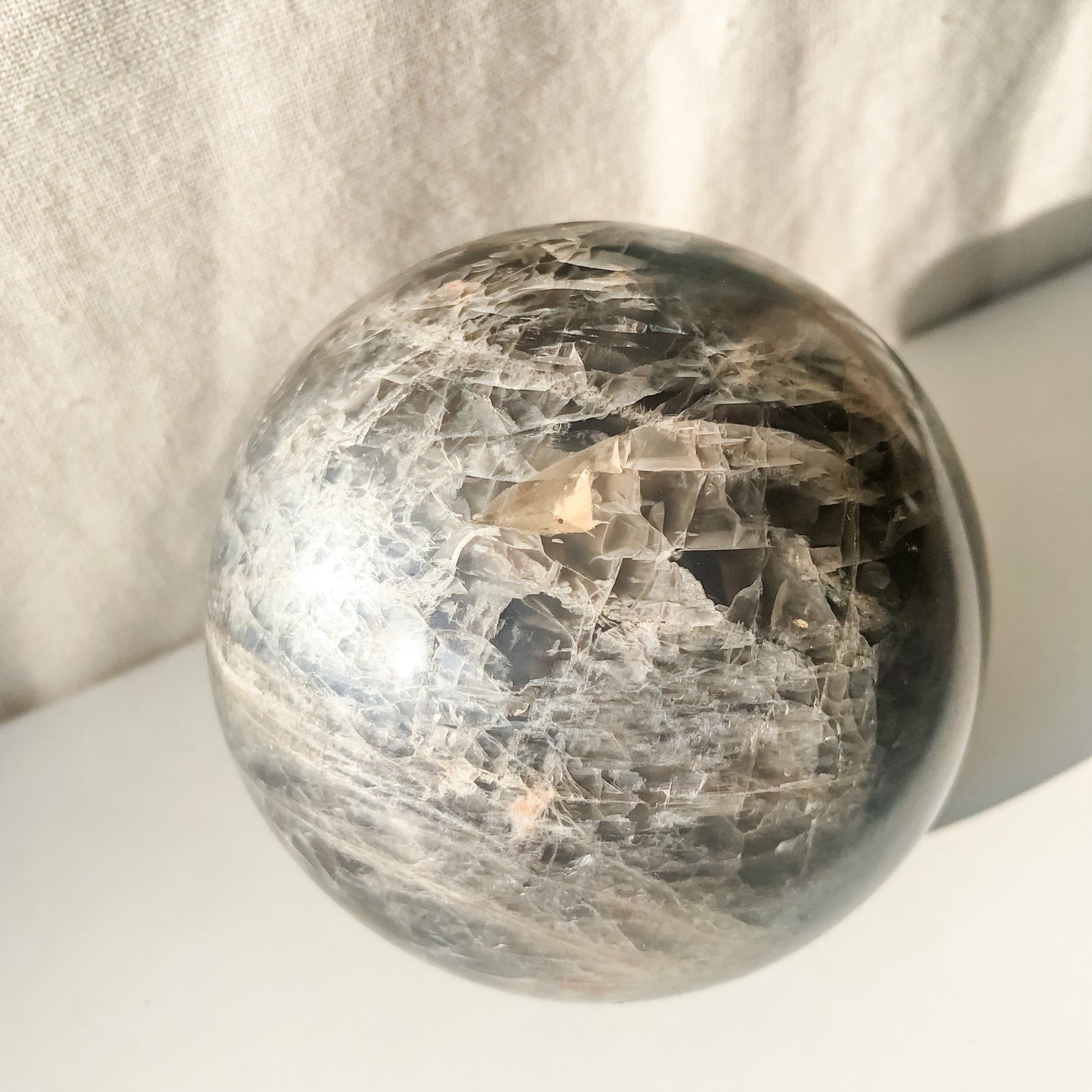 Black Moonstone Sphere L (9cm)