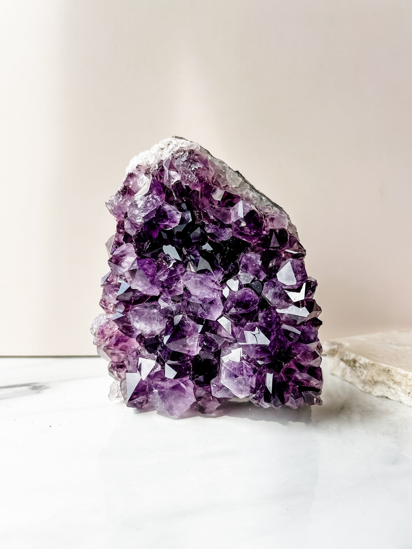 Amethyst Cluster L (943g) AAA Quality